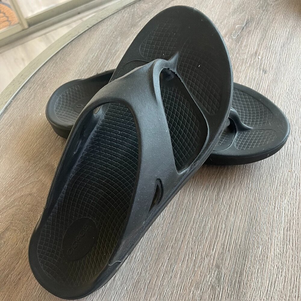Oofos Men's Flip Flop